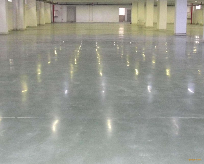 环氧地坪与耐磨地坪:施工方案对比解析